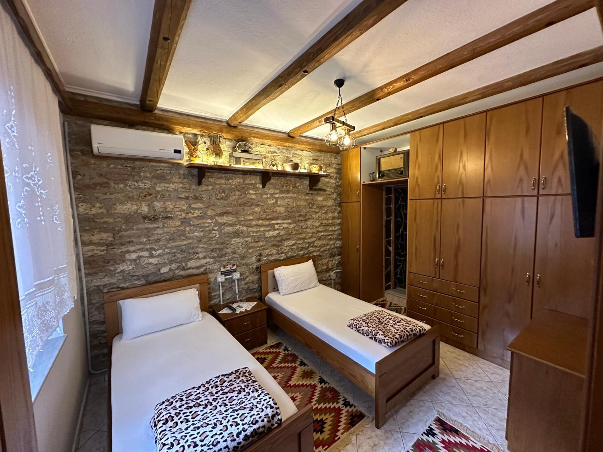 Ahmetaj Guest House Gjirokastër Exterior foto